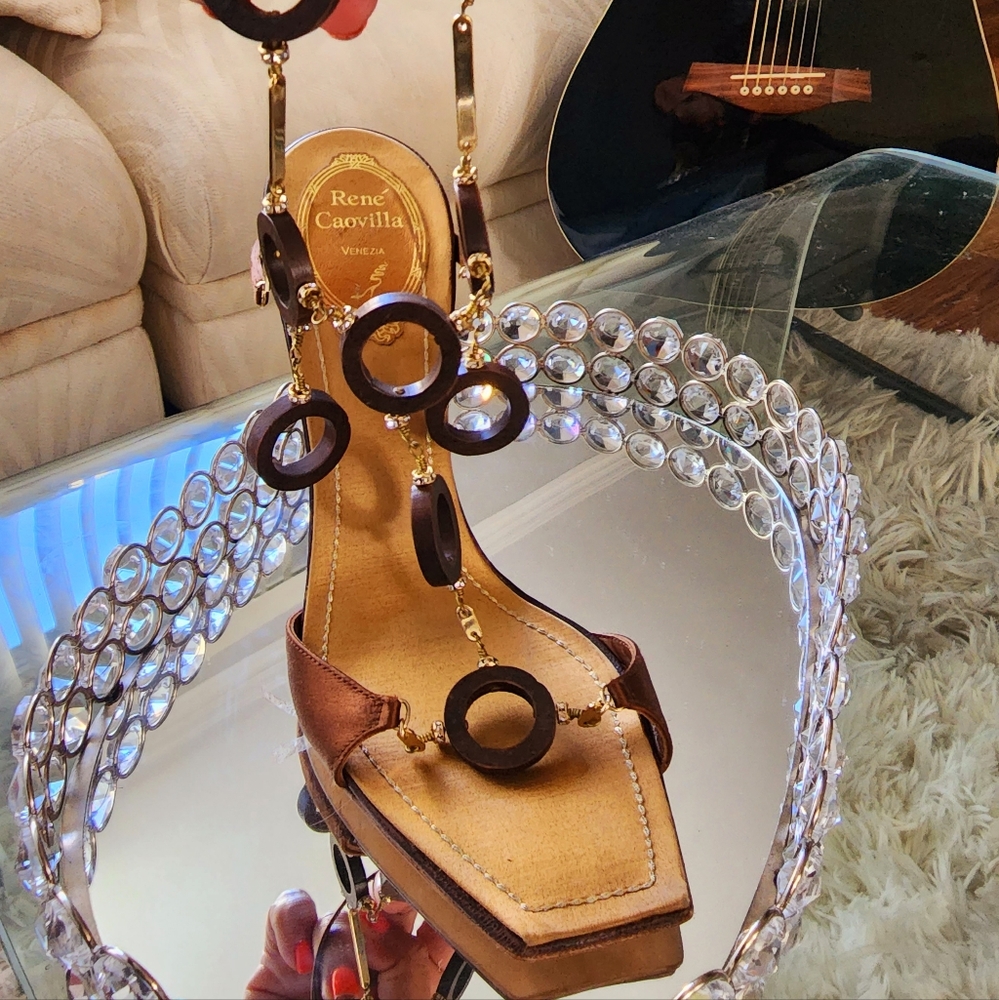 Gorgeous Rene Caovilla  (RARE) wood rings NWT Size 37